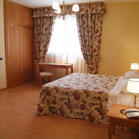 La Collina Resort *